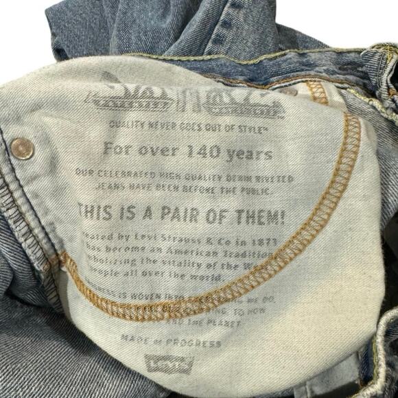 Levi's 505 Jeans Men 33 x 32 Relaxed Straight Leg light Wash Denim - Picture 6 of 8